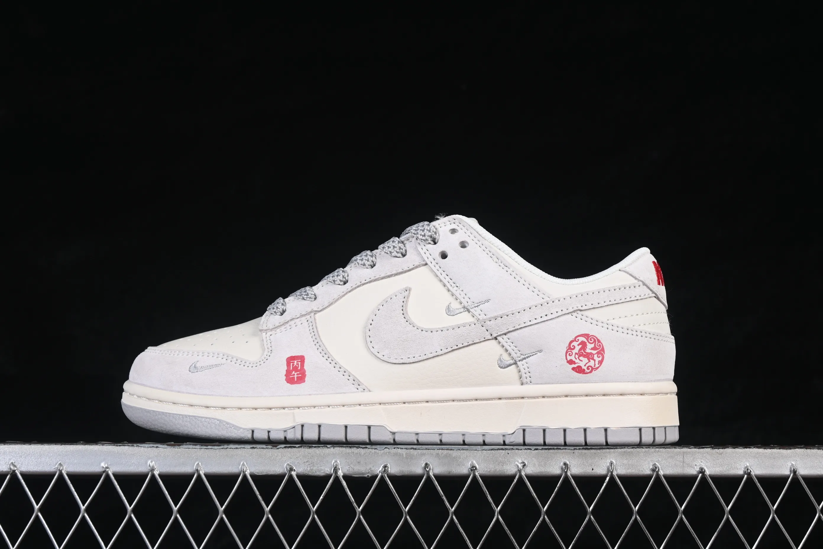 All categories Nk SB Dunk Series Nk SB Dunk Low High-end customized low-top sneakers Nike SB Dunk Low Limited to the Year of the Horse Subai Nafu High-end customized low-top casual skateboard shoes JJ2688-012
